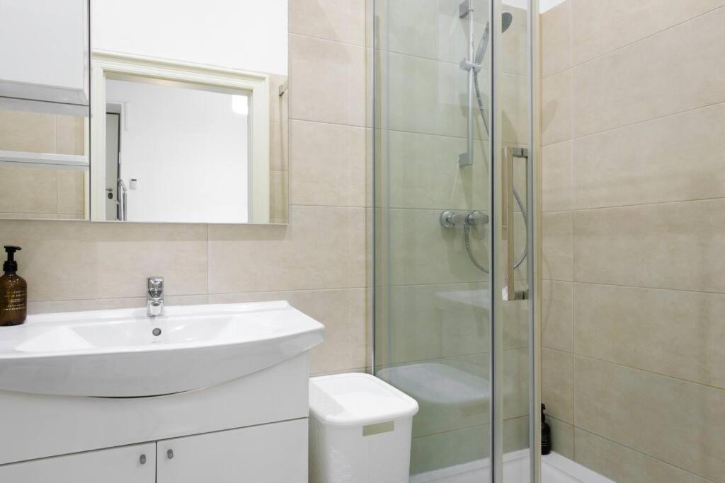 Le David City Apartment Wina Bagian luar foto